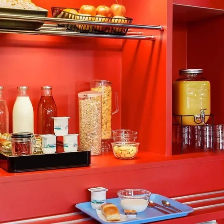 Hotelf1 Poitiers Nord Futuroscope מלון *